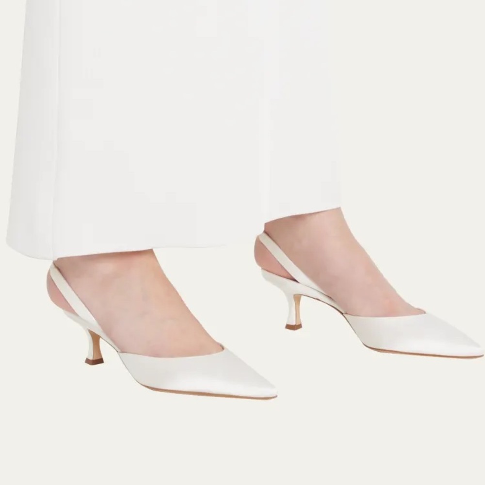 Manolo Blahnik White Slingback Kitten Heel - Picture 2 of 14